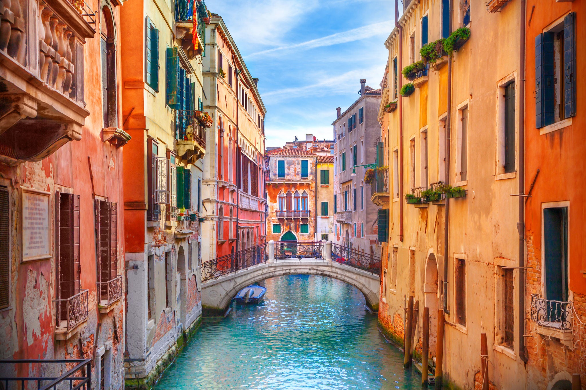 photo-venice-italy-travel-canal-water