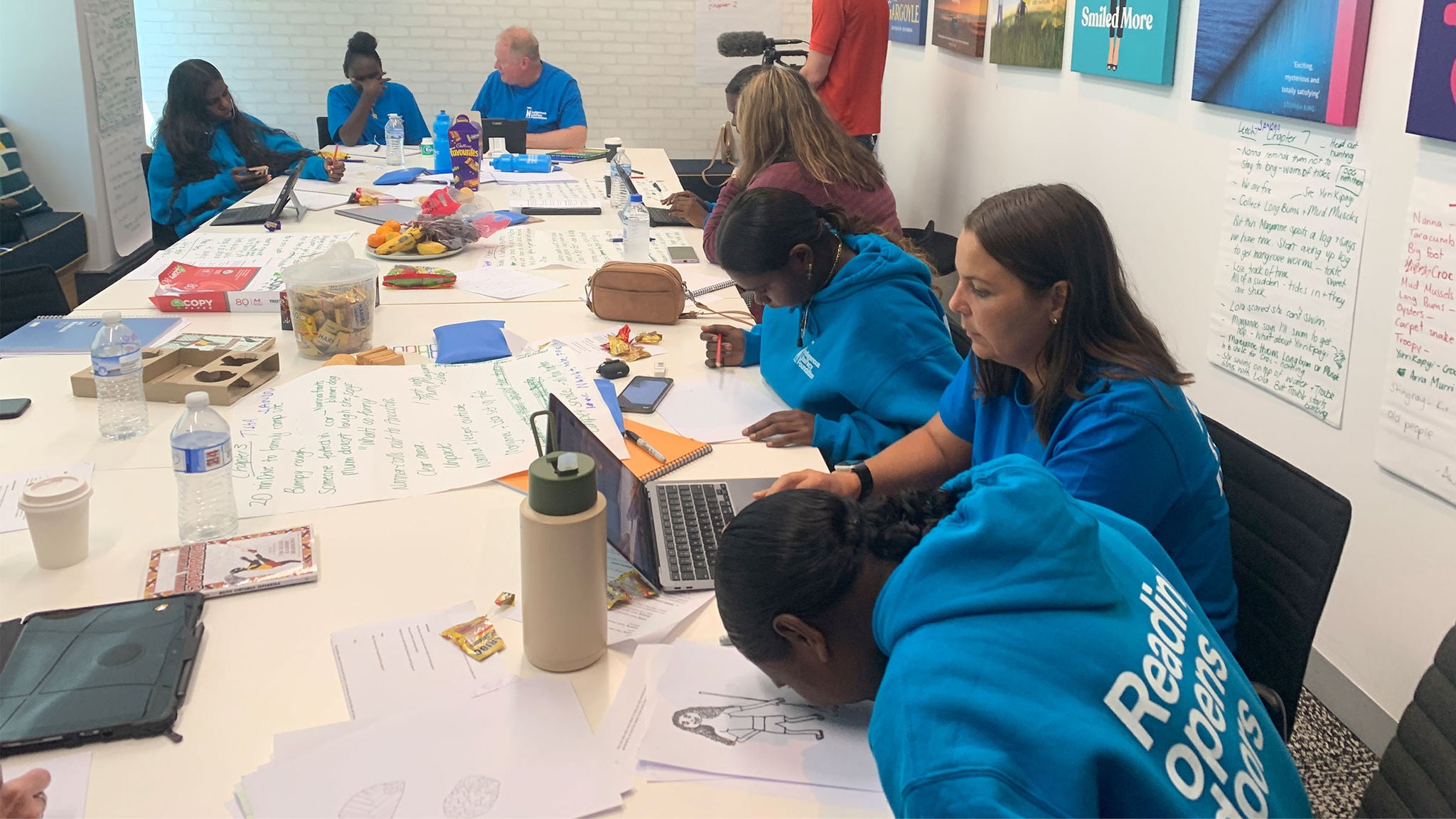 photo-a-group-of-first-nations-students-doing-writing-work-in-a-classroom