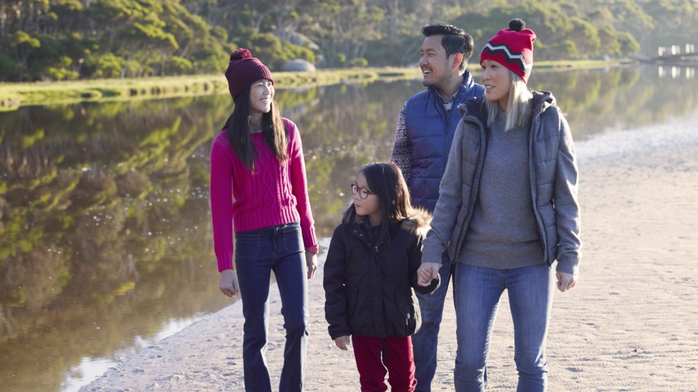 photo-family-walking-outdoors-river-beanies